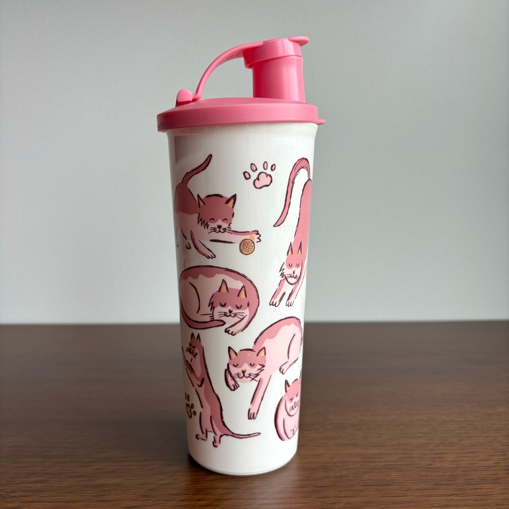 Tupperware Pink Cat Flip Top Lid Plastic Drink Cup 16oz Timbler